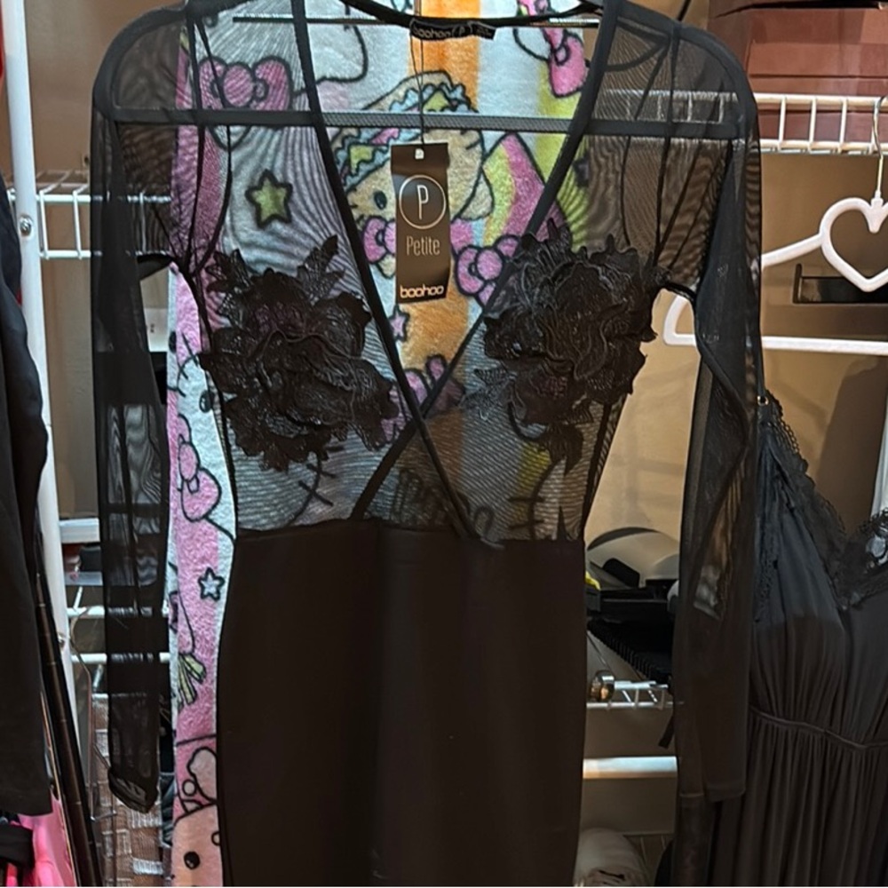 Boohoo Black V-Neck Bodycon Cocktail Dress